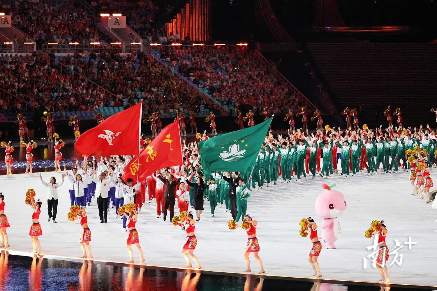 江旻憓谈学习击剑：我很喜欢‘打架’ 击剑是我妈妈可接受的打架